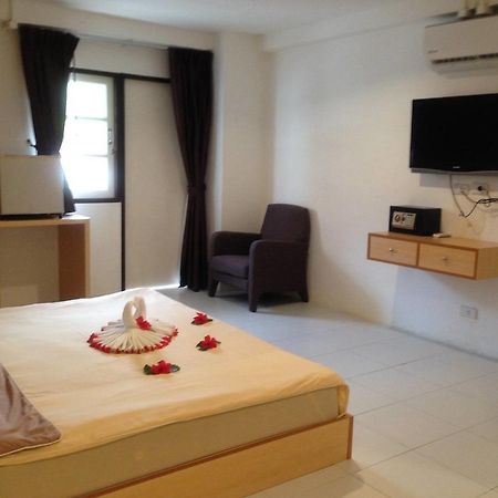 Nin Apartments Karon Beach Phuket Exterior foto