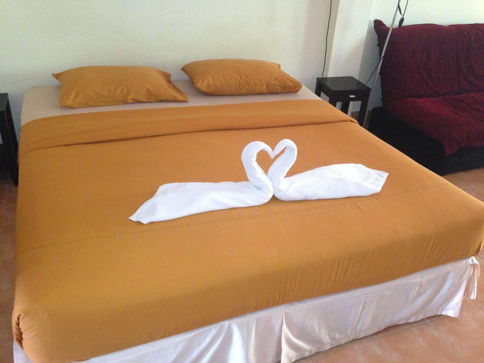 Nin Apartments Karon Beach Phuket Exterior foto