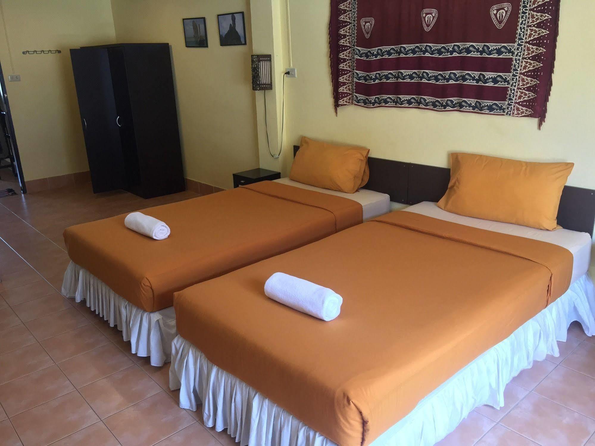 Nin Apartments Karon Beach Phuket Exterior foto